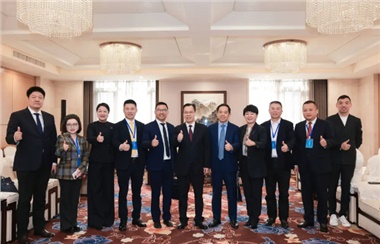 董事長譚光輝受邀出席湖南省光彩事業(yè)促進(jìn)會(huì)第五次會(huì)員代表大會(huì)